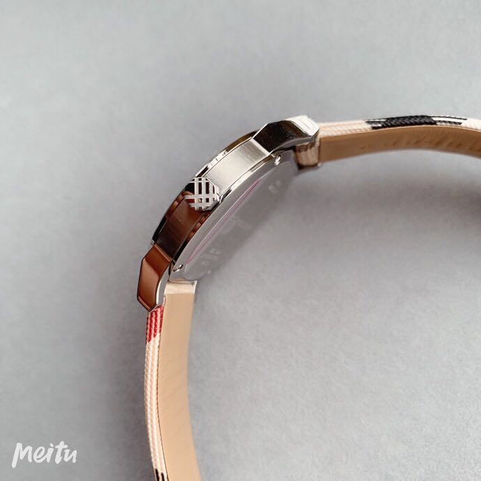 Burberry Women's BU9113 Large Check Nova Check Strap Watch BU9022 BU9212