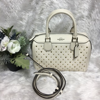 Coach f 77913 มือ 1 ป้ายห้อย ประดับหมุด