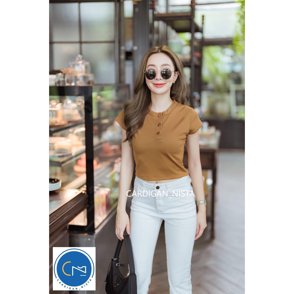 Ps.shop​ เสื้อครอป​ คอกลม​ ติดกระดุม