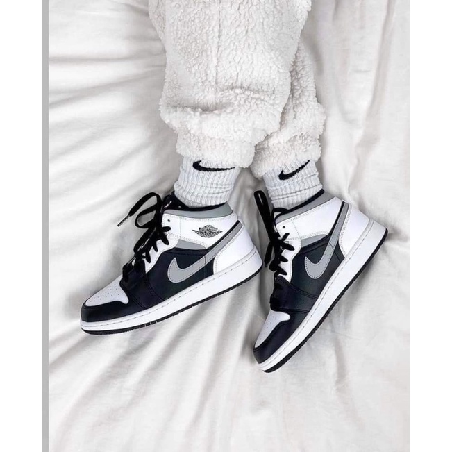 (ของแท้ 100% พร้อมส่ง) AIR JORDAN 1 MID WHITE SHADOW