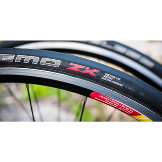 ยางนอกเสือหมอบ schwalbe ultremo zx 700x23C Tubeless ขอบพับ