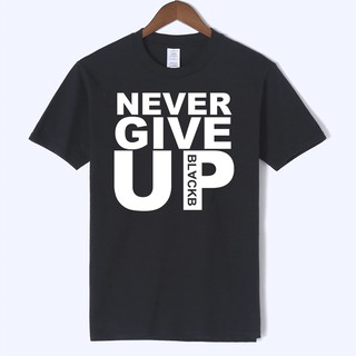 เสื้อยืดแขนสั้น พิมพ์ลาย You Will Never Walk Alone Never Give Up สีดํา แฟชั่นสําหรับผู้ชาย 2023 789154