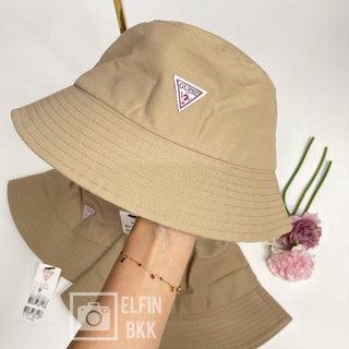 แท้ 💯 รุ่นเกาหลี 🇰🇷 Guess Nylon Bucket Hat หมวกบักเก็ต เกสส์ ผ้าไนลอน สีเบจ