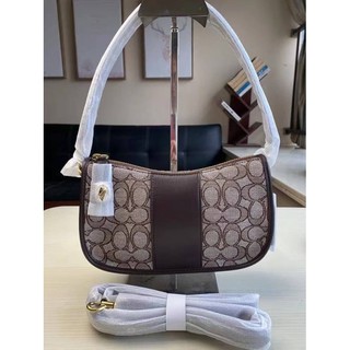 Coach SWINGER BAG IN SIGNATURE JACQUARD