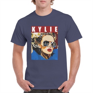 ราคาถูกเสื้อยืดผู้ชายสีดำเท่ๆ การพิมพ์ฝ้ายKylie Minogue เสื้อยืดคอกลม แขนสั้น ผ้าฝ้าย พิมพ์ลายกราฟฟิคนิตยสาร S-5XL