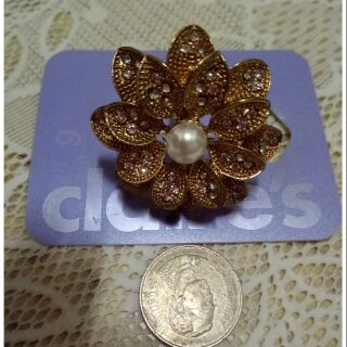 Sale 90% แหวนแฟชั่นดอกไม้ใหญ่สีทอง claires