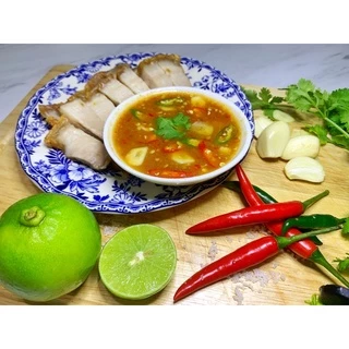 หมูกรอบ เนื้อฉ่ำ คีโตทานได้ ทอดน้ำมันหมู ไหว้ตรุษจีน ไหว้เจ้า แพ็คสูญญากาศ ไม่ใส่สารกันบูด ฟรี2น้ำจิ้ม