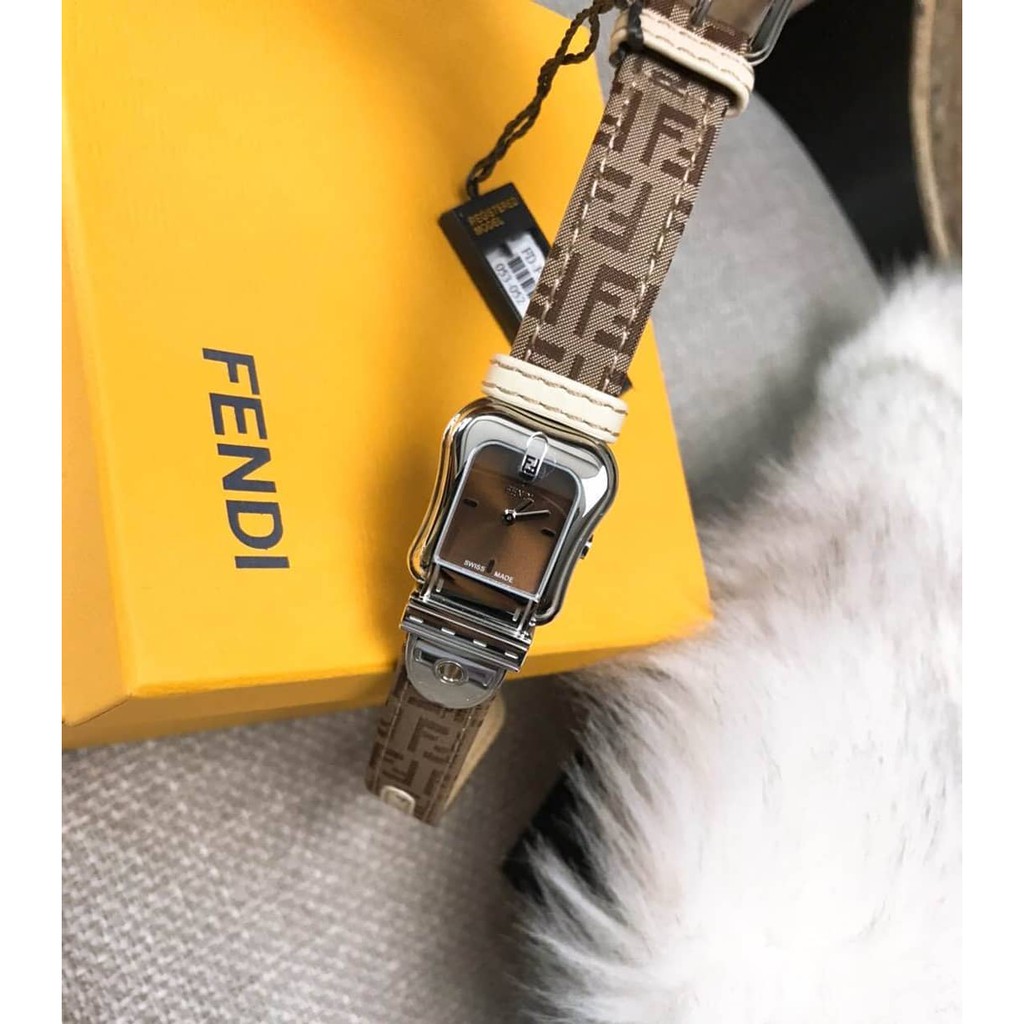 พร้อมส่ง นาฬิกาข้อมือผู้หญิง Fendi watch