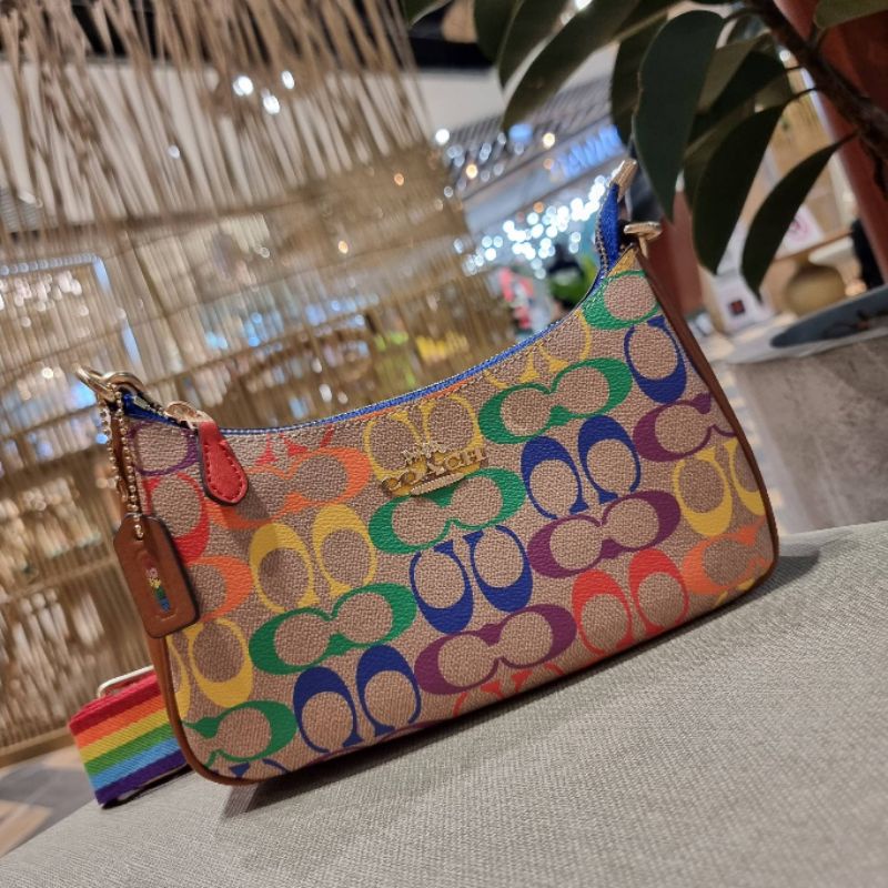 ส่งฟรี🔥 กระเป๋าสะพายข้าง Coach แท้💯 rainbow สุดฮิต สีรุ้ง ผู้หญิง กระเป๋าถือ