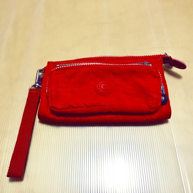 Kipling uki สีส้มปนแดง tangerine