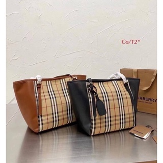 กระเป๋าถือ Burberry size12”