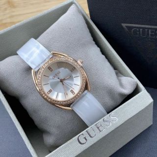 นาฬิกา แฟชั่น  GUESS ขนาด 32 mm. สายเลส  สินค้ามีถ่านสำรอง ผ้าเช็ดถุงผ้าแถมให้นะคะ