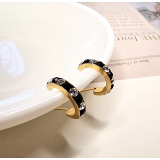 01 black and white hoop earrings ต่างหูห่วงสีทองคริสตัลดำ (Aetop.accessories)