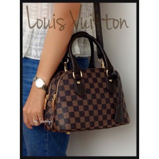 กระเป๋า Louis Vuitton หนังลายหลุยส์