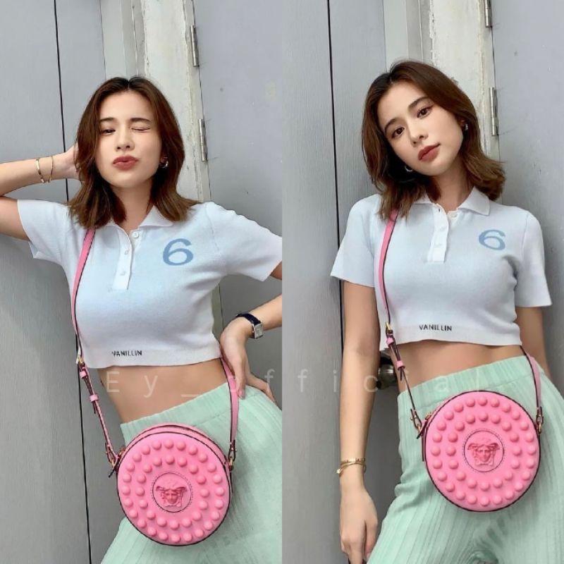 Ey_official🍓XH.AA.C/2122# เสื้อครอปแขนสั้นคอปกรุ่น Vanillin เนื้อผ้าไหมพรม👗