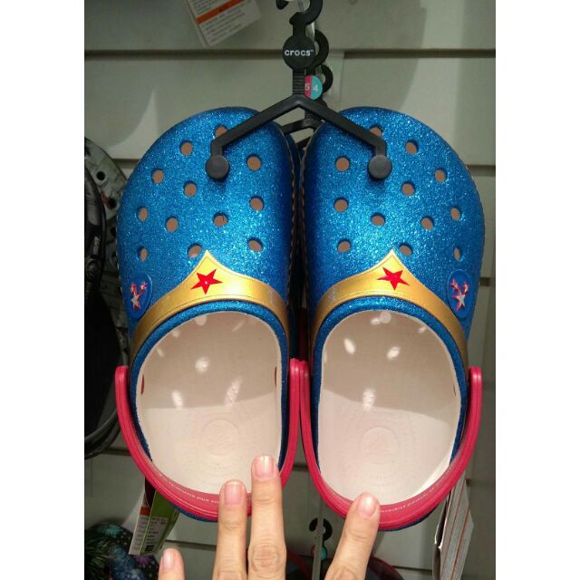 wonder woman crocs