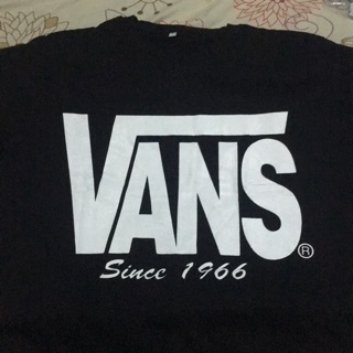 เสื้อยืด Vans สีดำ