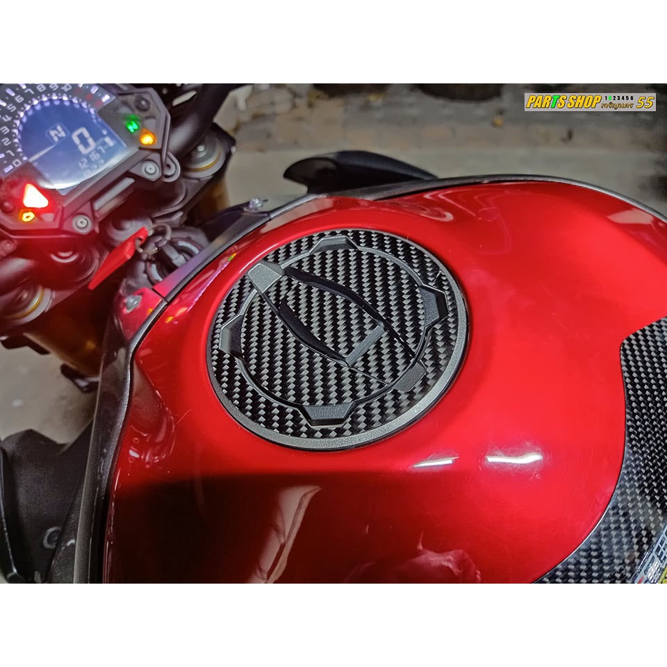 กันรอยฝาถังน้ำมัน Z900 แบบ [ เพียวคาร์บอน ][ Maxtec ]