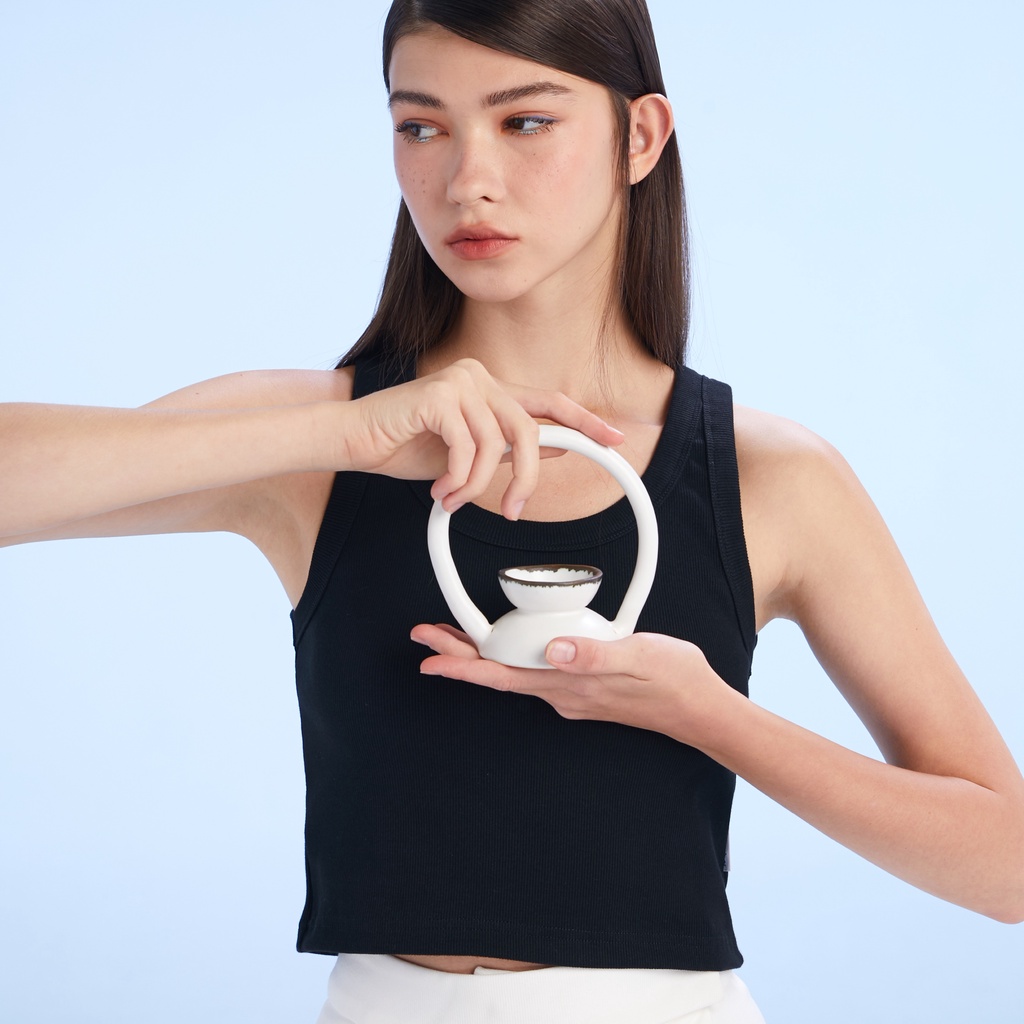 COWORKER - sleeveless round neck crop top เสื้อครอปแขนกุด