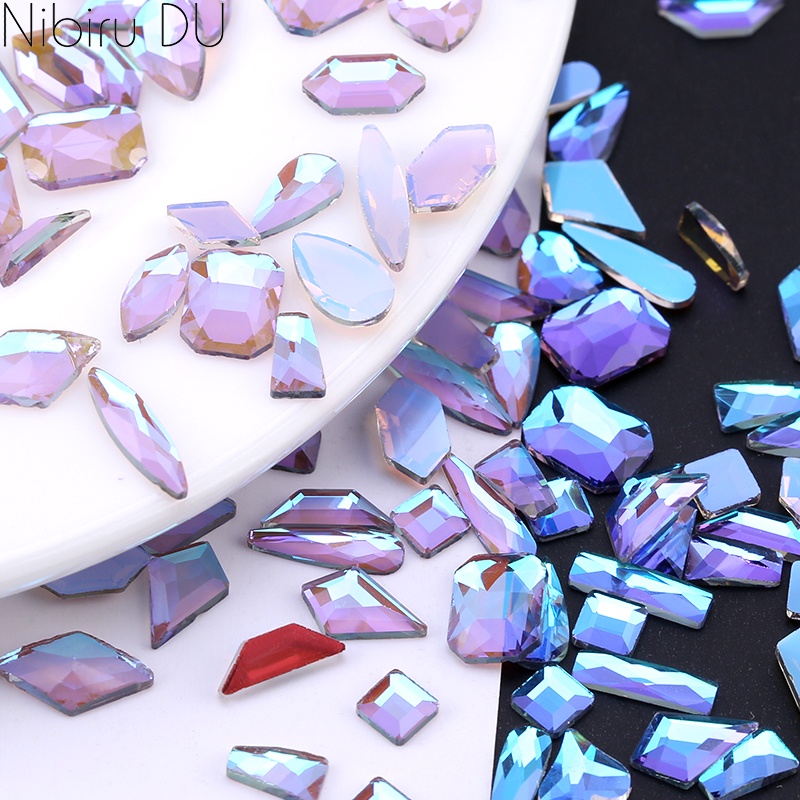 พลอยเทียมคริสตัล รูปสี่เหลี่ยมขนมเปียกปูน 3D หลากสี สําหรับตกแต่งเล็บ 50 100 ชิ้น