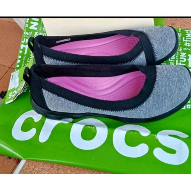 CROCS size W8 ใส่สบายมาก สีสวย ทรงสวย size38