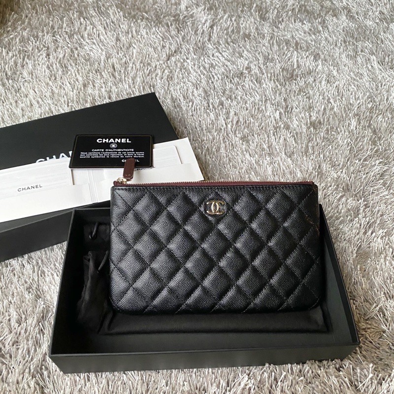 New ‼️ Chanel o case 8" holo29 สีดำ ของใหม่ หนังหอมๆค่า รุ่นนี้น่ารัก คุ้มสุดๆใช้แทนกระเป๋าสตางค์ได้
