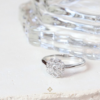 Gems Heritage แหวนแต่งงานเพชรแท้เพชรชูเพชรประกบทรงกลมเรียบหรู (RWG435) เรือนทองคำแท้18K พร้อมใบรับประกัน