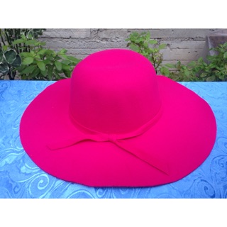 หมวกปีกกว้าง Floppy Hat