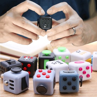 ของเล่น Fidgetes Cube ลูกเต๋าพลาสติกบรรเทาความเครียด 1 ชิ้น