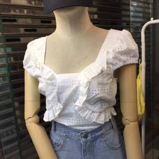 เสื้อลูกไม้ระบายอก คิ้วท์ๆ (แค่ลองค่ะ) ส่งฟรีลงทะเบียน