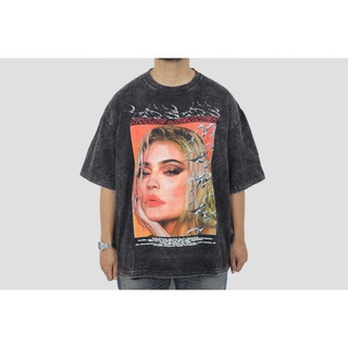 Kylie Jenner เสื้อยืด โอเวอร์ไซซ์