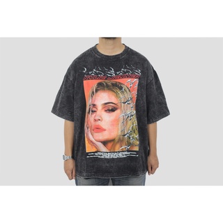 Kylie Jenner เสื้อยืด โอเวอร์ไซซ์