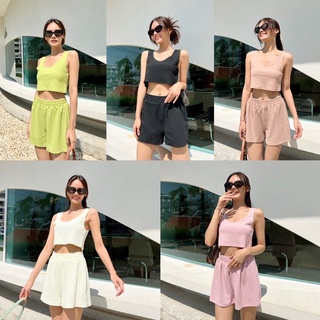 New summer set☀️ อีกหนึ่งชุดปัง รับซัมเมอร์ เสื้อกล้ามครอป แมทซ์พร้อมกับกางเกงขาสั้น เนื้อผ้าดีเริ่ด💛