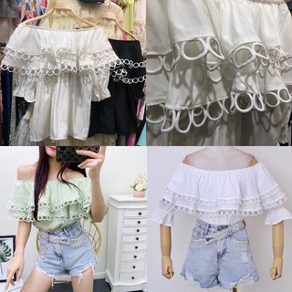 เสื้อครอปคอปาด ระบายวงกลม 2 ชั้น เก๋ๆ cotton x satin texture