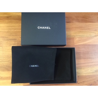 เซทกล่องกระเป๋าสตางค์ Chanel สั้น 3 พับ tri-fold พร้อมถุงกำมะหยี่