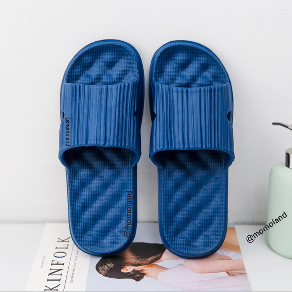 รองเท้านวด รองเท้าเพื่อสุขภาพ แบบยาง EVA พร้อมปุ่มนวด กันน้ำ กันลื่น นุ่มสบาย