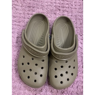 รองเท้าลำลองcrocs มือ2