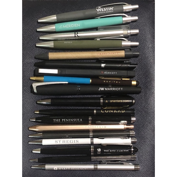 ปากกา จากโรงแรมห้าดาว เช่น Capella , St.Regis , Peninsula , Four Season , Ritz Carlton , Conrad , Jw