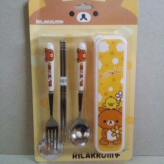 ชุด set กล่อง ช้อน ส้อม ตะเกียบ สแตนเลส ลาย รีลัคคุมะ rilakkuma ขนาดกล่อง 8x2 นิ้ว