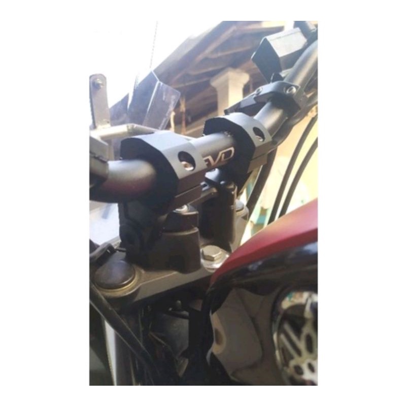 Yamaha XSR 155 แฮนด์ CNC Raiser