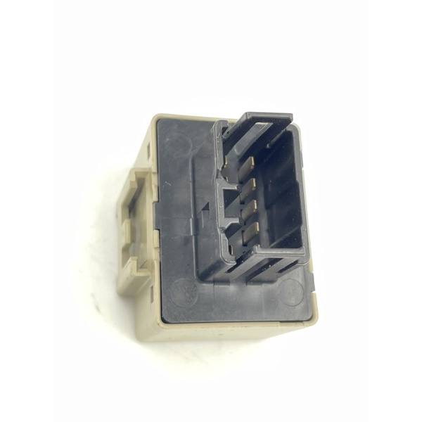 รีเลย์ไฟเลี้ยว สีครีม(8ขา) แท้ รหัสอะไหล่ 81980-50030 ยี่ห้อTOYOTAรุ่นVIGO,D4D,ALTIS,VIOS,D-MAX ผู้ผลิตDENSO - รูปที่ 3