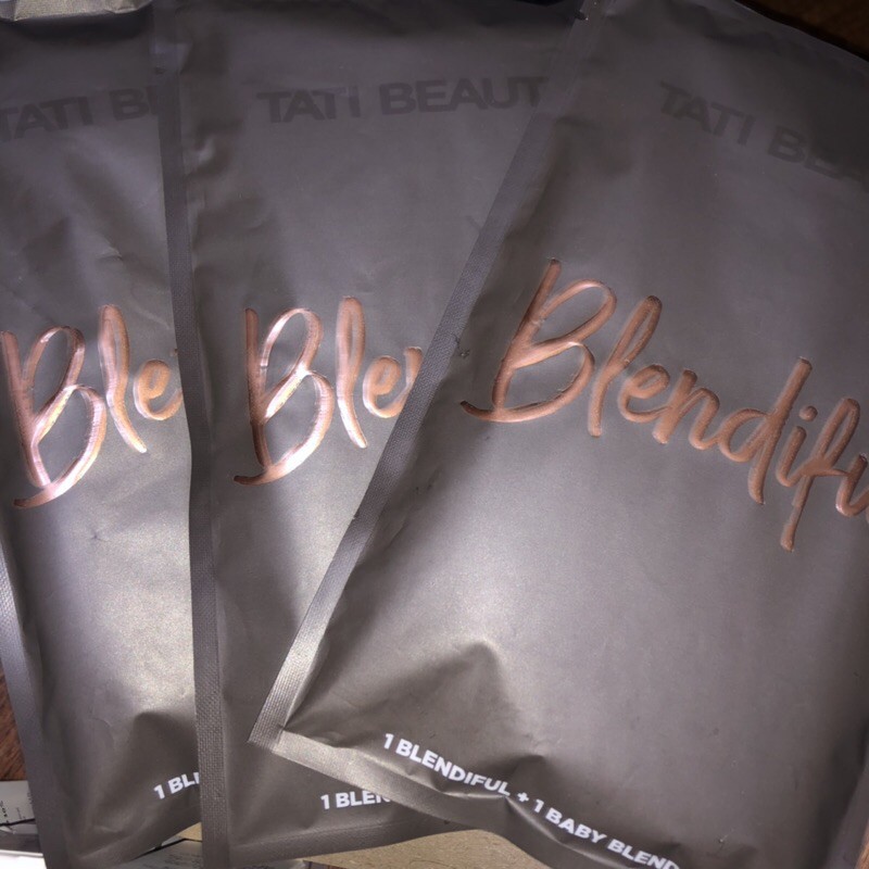 สั่งซื้อล่วงหน้า Tati Beauty Blendiful Sponge