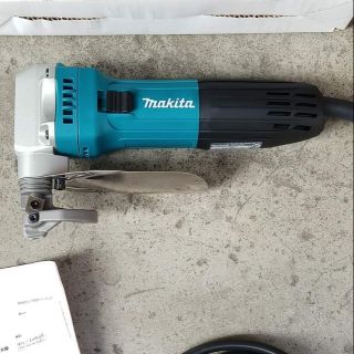 กรรไกรตัดเหล็กแผ่น มากีต้า แท้ makita js1602