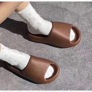 รองเท้าแตะ Yeezy slide เบา นุ่ม ใส่สบาย พร้อมกล่อง สินค้ามีพร้อมส่งในไทย