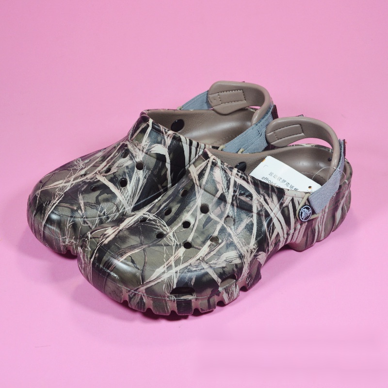 รองเท้า croc ผู้ชาย CLASSIC ALL-TERRAIN รองเท้าหัวโตผู้หญิง cross รองเท้าชายหาด น้ําหนักเบา ใส่สบาย เหมาะกับการเดินทาง สําหรับผู้ชาย#202651