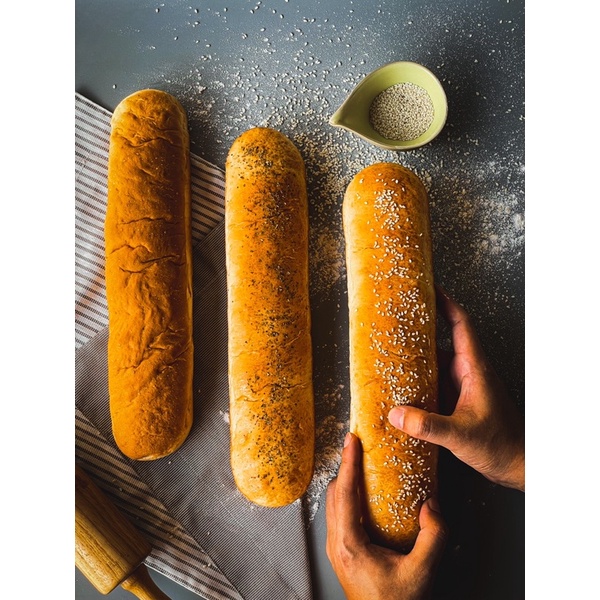 12 นิ้ว foot long hotdog Bun แพค 3 ชิ้น สูตรนุ่ม 1 คำสั่งซื้อไม่เกิน 8 แพนะคะ