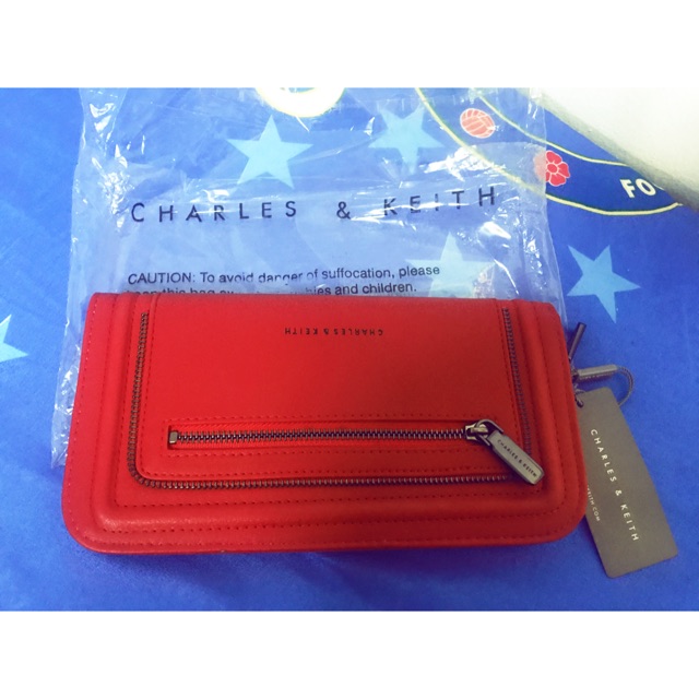 กระเป๋า charles & keith