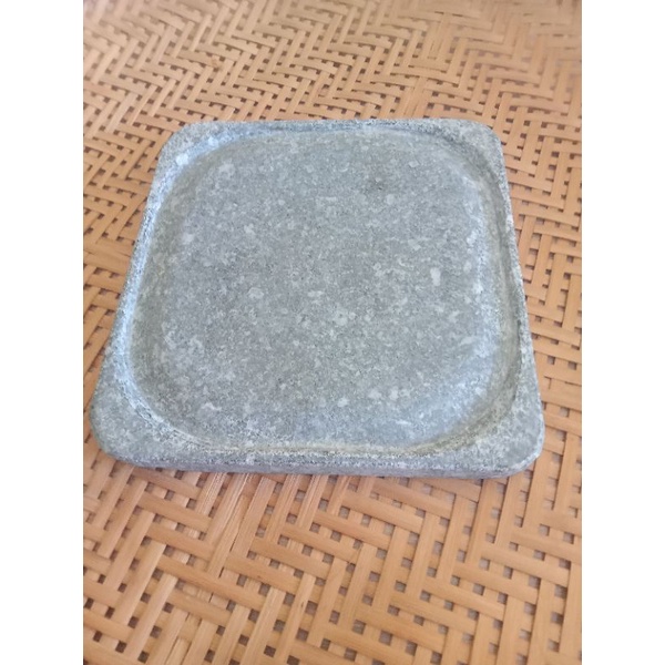 เตาหิน แผนหิน หินย่าง หินชาบู 25x25cmเตาสุขภาพ หินแกนนิต เป็นวัสดุทนไฟที่มีคุณสมบัติในการเก็บกักความร้อน