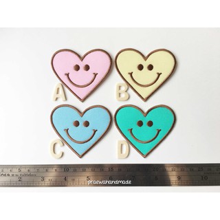 Pastel smiley heart iton-on patch ตัวรีดติดเสื้อรูปหัวใจสีพาสเทล