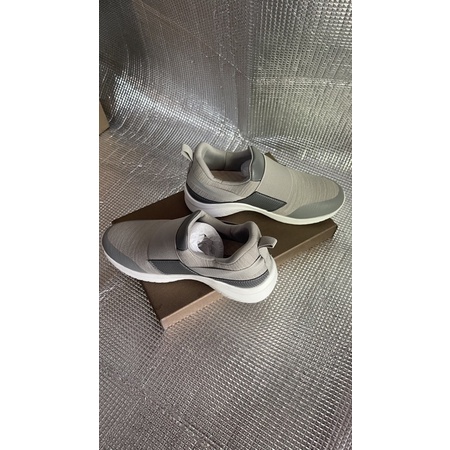 รองเท้า Sketcher สีเทา